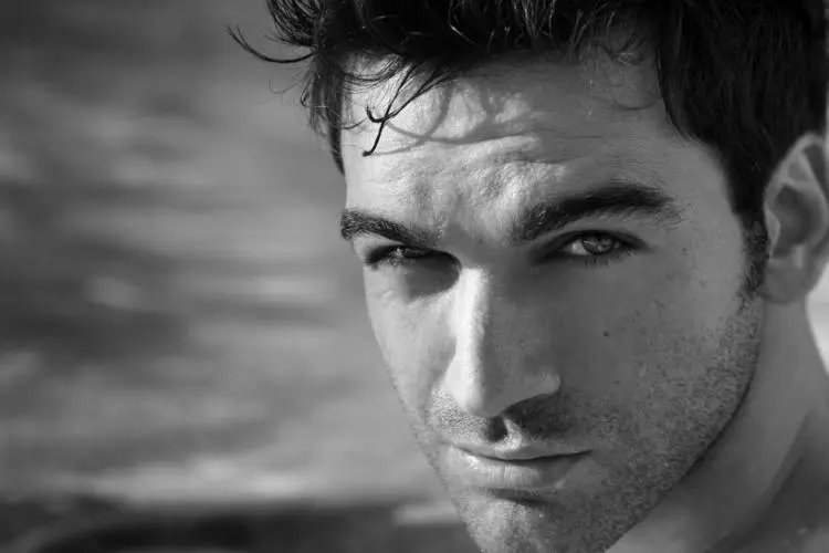 水瓶男最明显的性格，水瓶男为你沦陷的表现