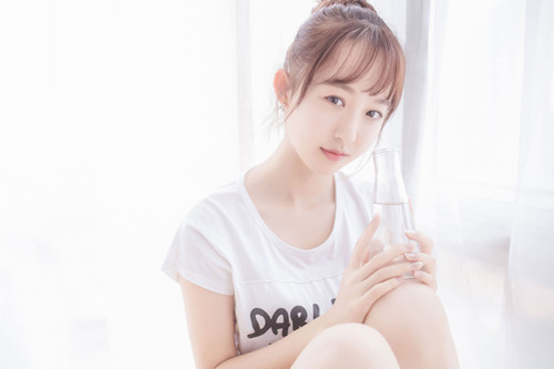 没有边界感 这些星座会直接拿人手机看